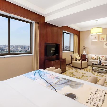 Enlux Hotel Jinan Exterior foto