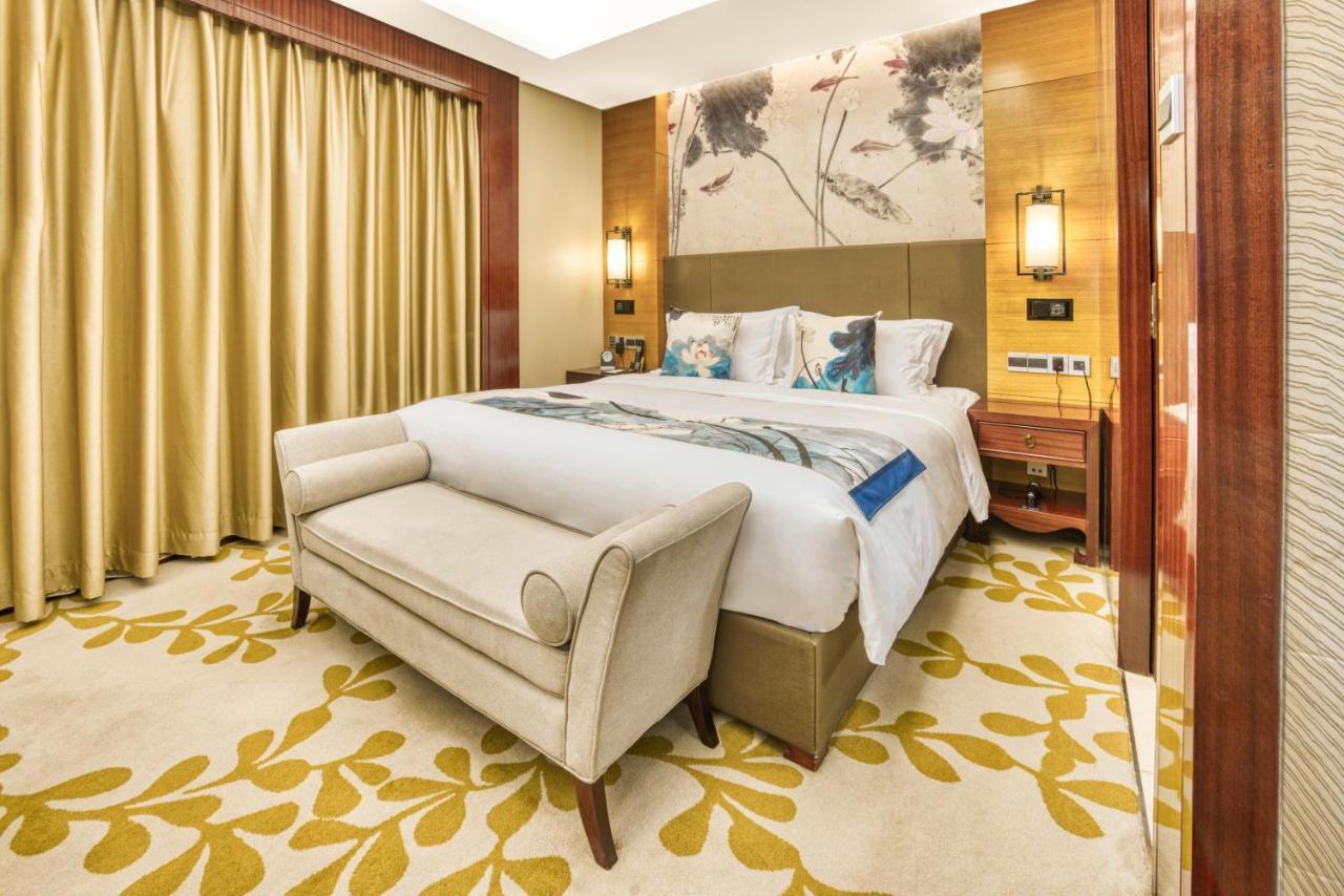 Enlux Hotel Jinan Exterior foto