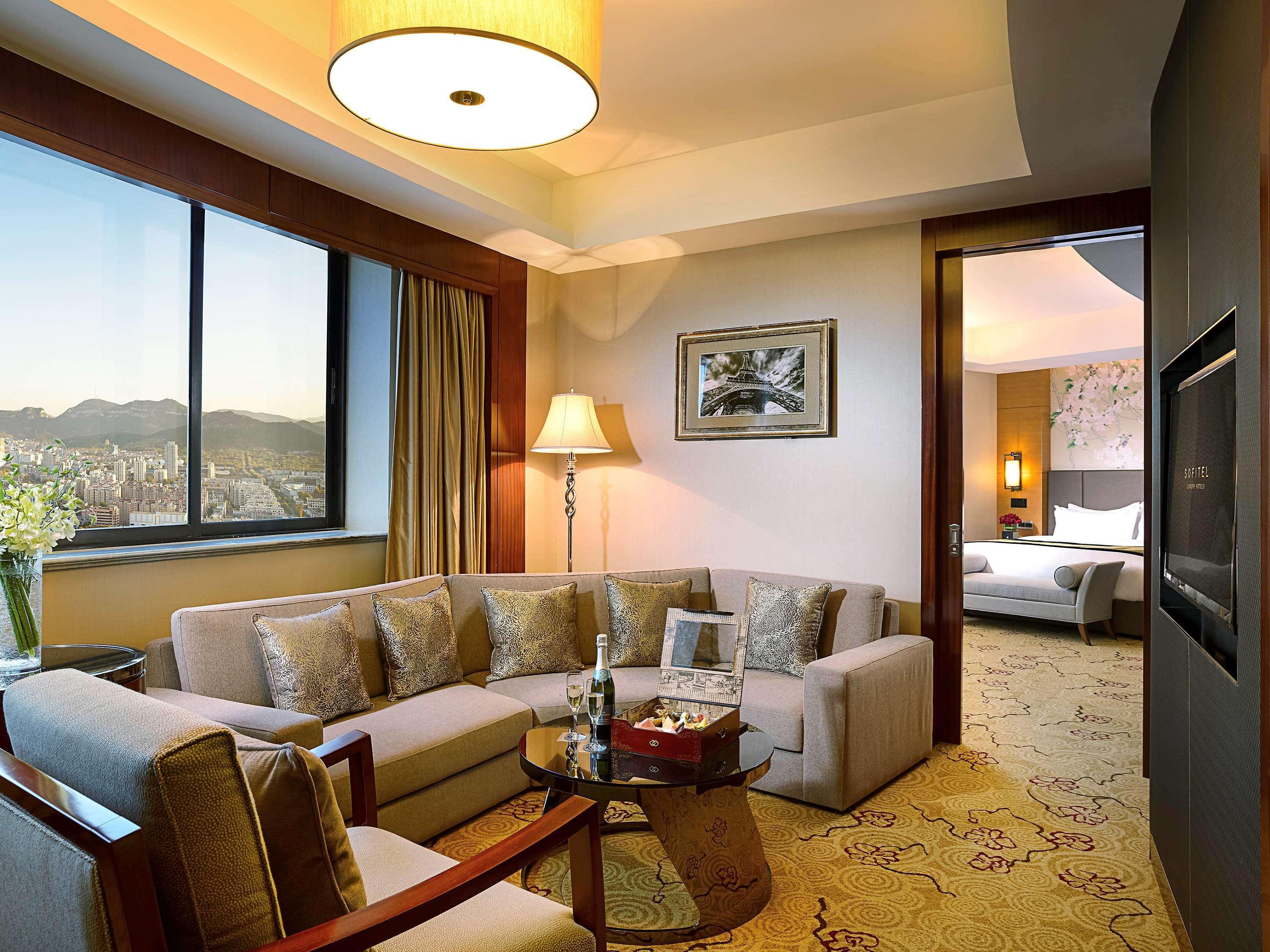 Enlux Hotel Jinan Exterior foto